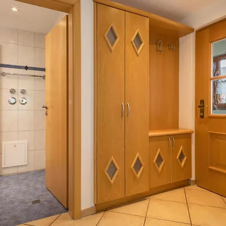 Henne Apartment *